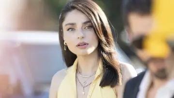 Zasłona к сериалу "Muhtemel Aşk" #1353870
