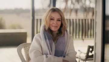 Zasłona do serialu "Kylie" #1554663