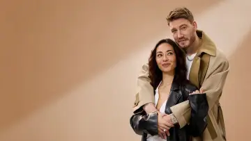 Zasłona do serialu "Sus & Bendtner – Forever?" #1555412