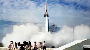 Zasłona do serialu "The Space Race in Colour" #1655512