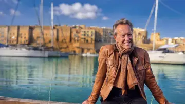 Zasłona do serialu "Richard E. Grant