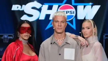 Zasłona do serialu "IDJShow" #1808199