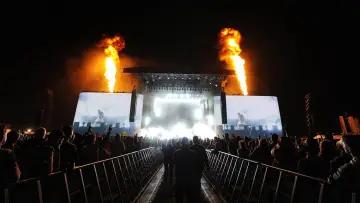 Zasłona do serialu "Radio 1 na festiwalu w Reading i Leeds" #1817355