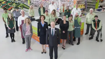 Zasłona do serialu "Trollied" #1596625
