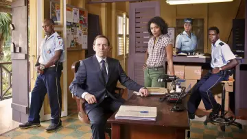 Zasłona к сериалу "Śmierć pod palmami" #1254362