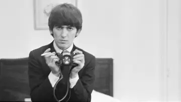 Zasłona do serialu "George Harrison: Living in the Material World" #1802105