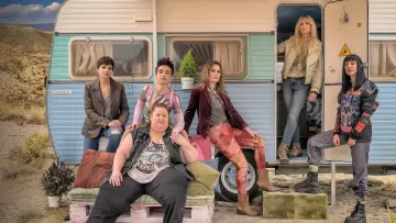 Zasłona к сериалу "Uwięzione: Hotel Oaza" #1459777