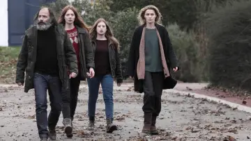 Zasłona do serialu "Les Revenants" #1463947