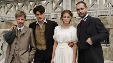 Zasłona к сериалу "Gran Hotel" #1343428