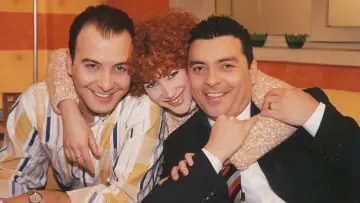 Zasłona do serialu "Ayrılsak da Beraberiz" #1589816
