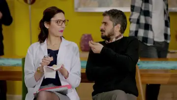 Zasłona do serialu "Kochaj mnie taką, jaka jestem" #1435042
