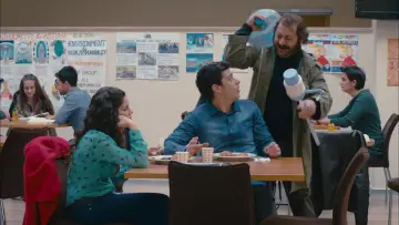 Zasłona do serialu "Kochaj mnie taką, jaka jestem" #1435054