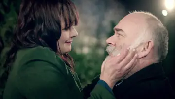 Zasłona do serialu "Kochaj mnie taką, jaka jestem" #1435063