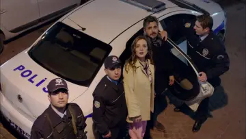 Zasłona do serialu "Kochaj mnie taką, jaka jestem" #1435074