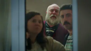 Zasłona do serialu "Kochaj mnie taką, jaka jestem" #1435091