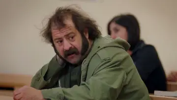 Zasłona do serialu "Kochaj mnie taką, jaka jestem" #1435107