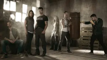 Zasłona к сериалу "Kingdom" #1420148