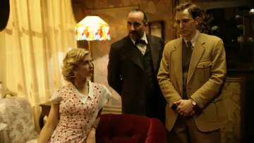 Zasłona к сериалу "Les Petits Meurtres d