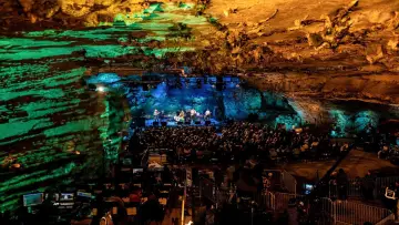 Zasłona do serialu "Bluegrass Underground" #1484573