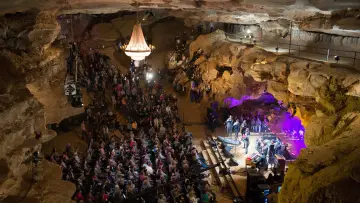 Zasłona do serialu "Bluegrass Underground" #1484574