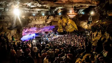 Zasłona do serialu "Bluegrass Underground" #1484576