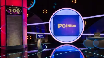 Zasłona к сериалу "Pointless Celebrities" #1351424