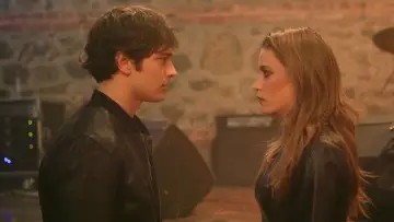 Zasłona do serialu "Medcezir" #1843668