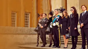 Zasłona do serialu "The Royals" #1597668