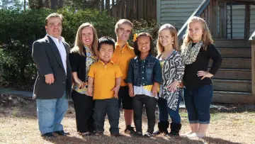 Zasłona к сериалу "7 Little Johnstons" #1490091
