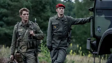 Zasłona do serialu "Szpieg D