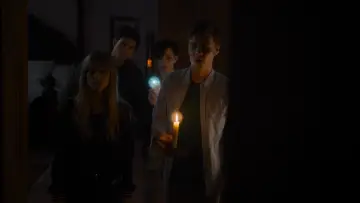 Zasłona к сериалу "Krzyk" #1371561