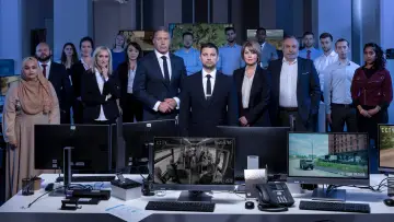 Zasłona do serialu "Hunted" #1604534