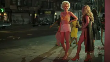 Zasłona к сериалу "Kroniki Times Square" #1393116