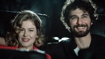Zasłona do serialu "Hayat Şarkısı" #1398996