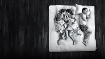 Zasłona к сериалу "You Me Her" #1468389