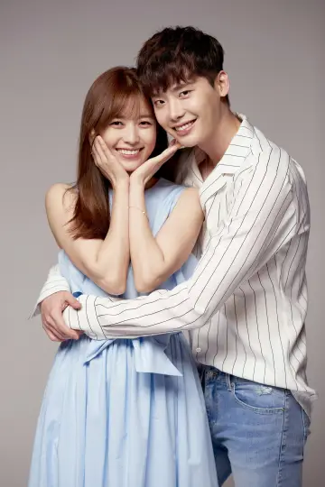 Plakat do serialu "W: Two Worlds Apart" #1455145