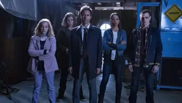 Zasłona к сериалу "Podróżnicy" #1339061