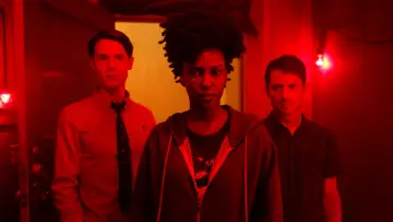 Zasłona к сериалу "Holistyczna agencja detektywistyczna Dirka Gently
