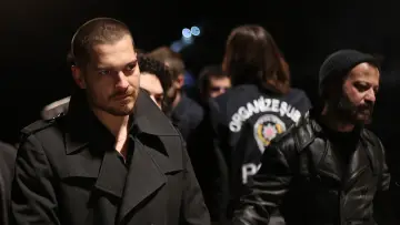 Zasłona к сериалу "İçerde" #1416669