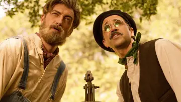 Zasłona do serialu "Rhett & Link