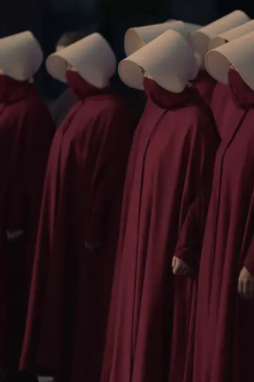 Plakat к сериалу "Opowieść podręcznej" #1267947