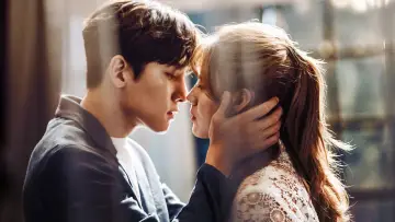 Zasłona do serialu "Suspicious Partner" #1546695