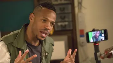 Zasłona do serialu "Marlon" #1747950