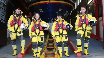 Zasłona do serialu "Saving Lives at Sea" #1228167