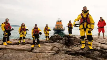 Zasłona do serialu "Saving Lives at Sea" #1228169