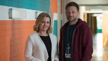 Zasłona do serialu "Ackley Bridge" #1850334