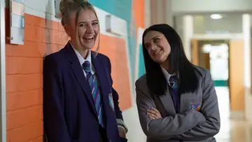 Zasłona do serialu "Ackley Bridge" #1850335