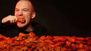 Zasłona к сериалу "Hot Ones" #1300847