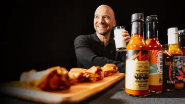 Zasłona к сериалу "Hot Ones" #1300848