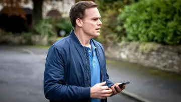 Zasłona к сериалу "Harlan Coben: Safe" #1468930